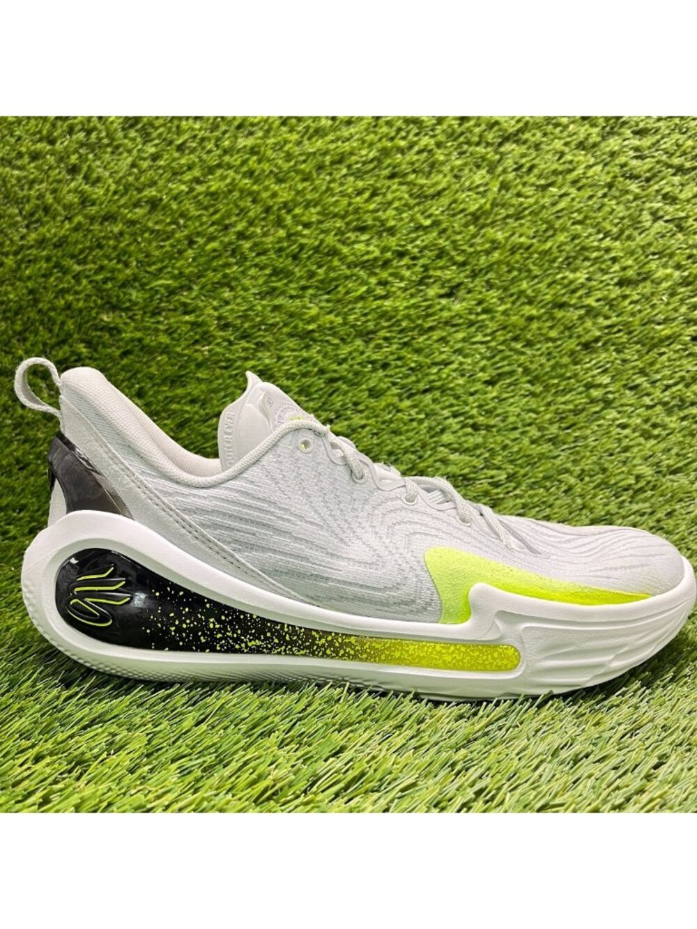 Under Armour Curry 12 Mens Size 9.5 Gray Green Athletic Running Shoes Sneakers